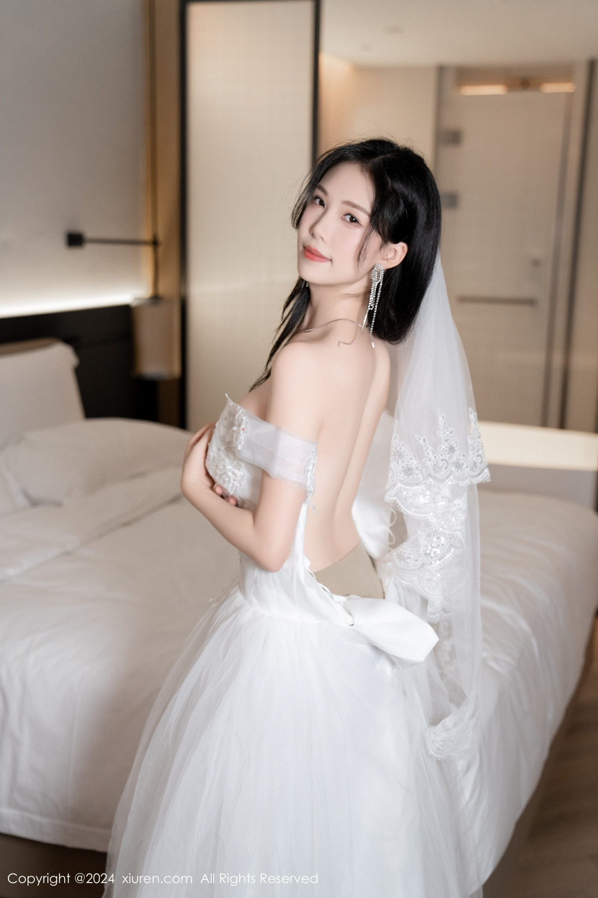 [秀人网] 2024.08.09 No.8998 利世 丝袜美腿  第2张