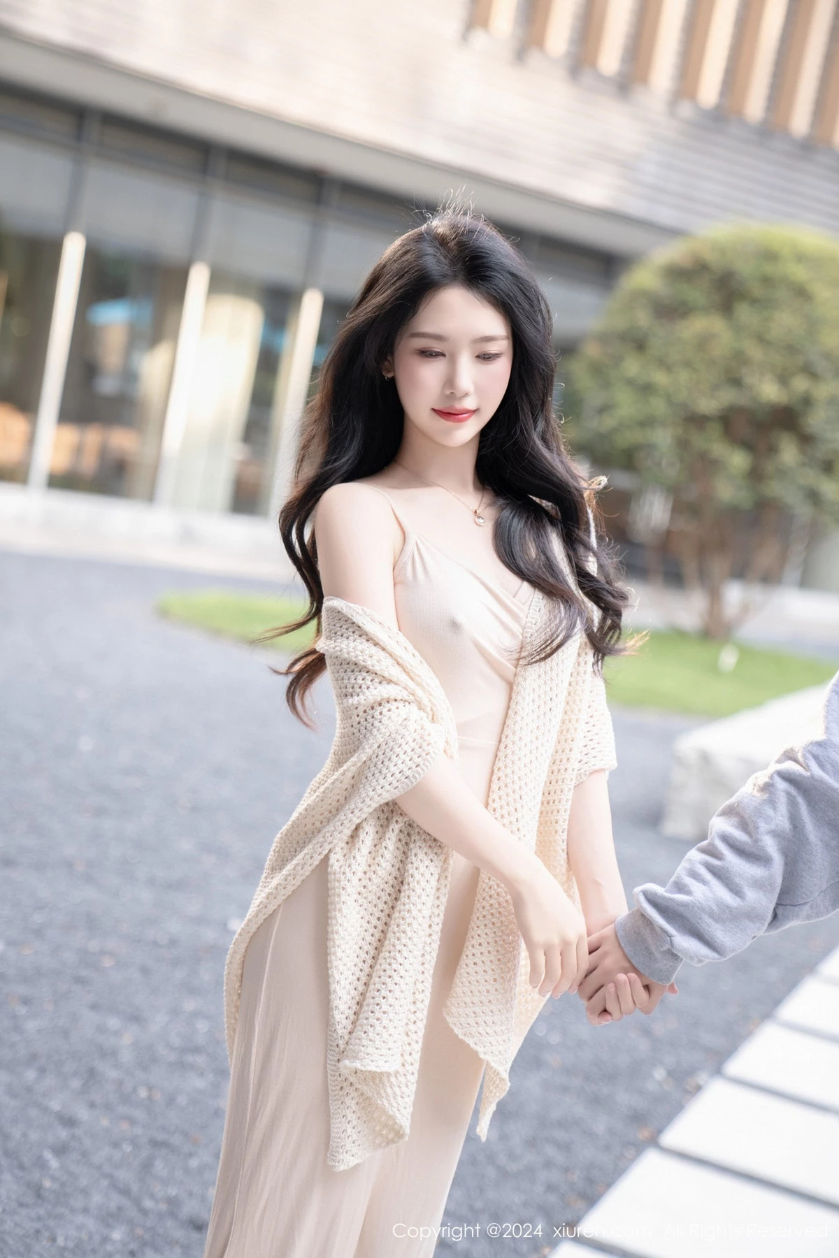 [秀人网] 2024.05.17 No.8559 利世 黑丝美腿