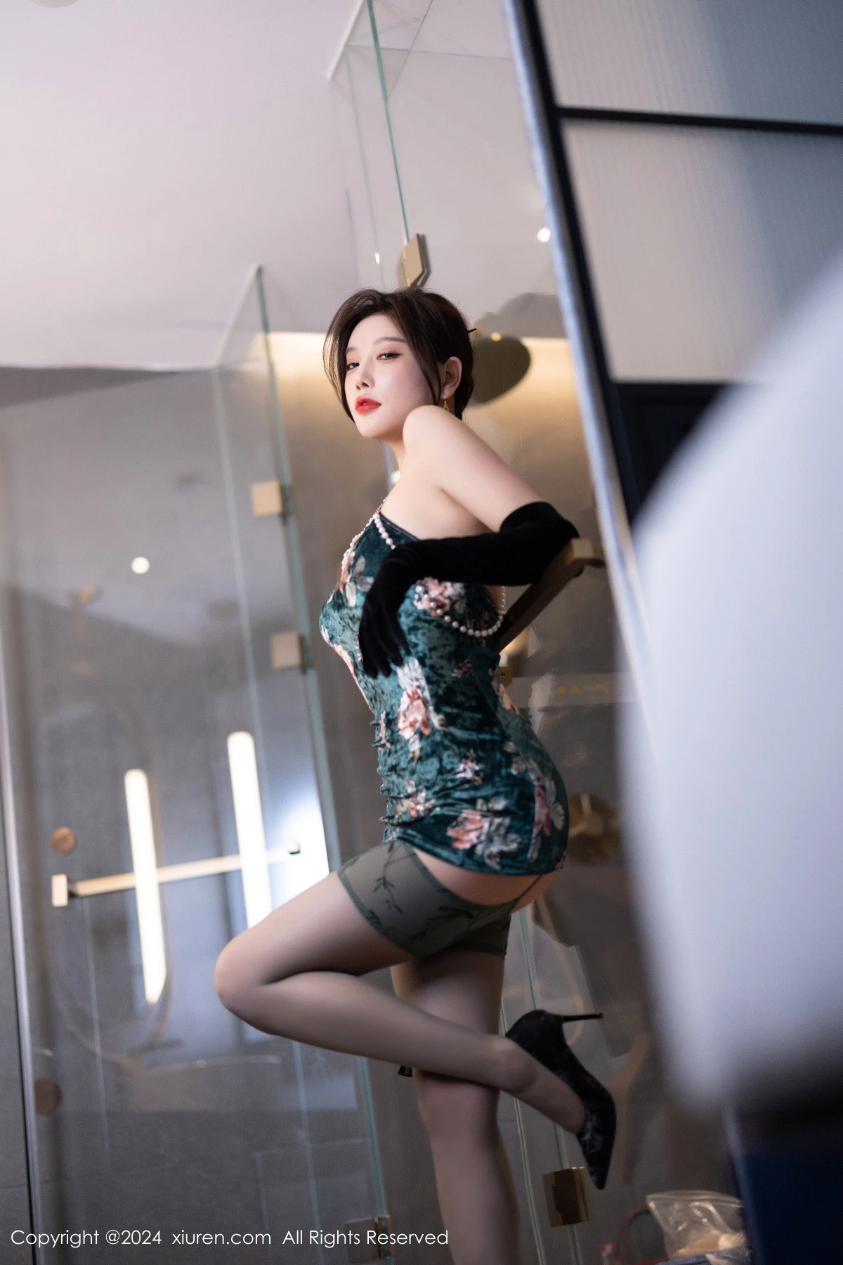 [秀人网] 2024.09.14 No.9165 杨晨晨Yome 黑丝美腿  第11张