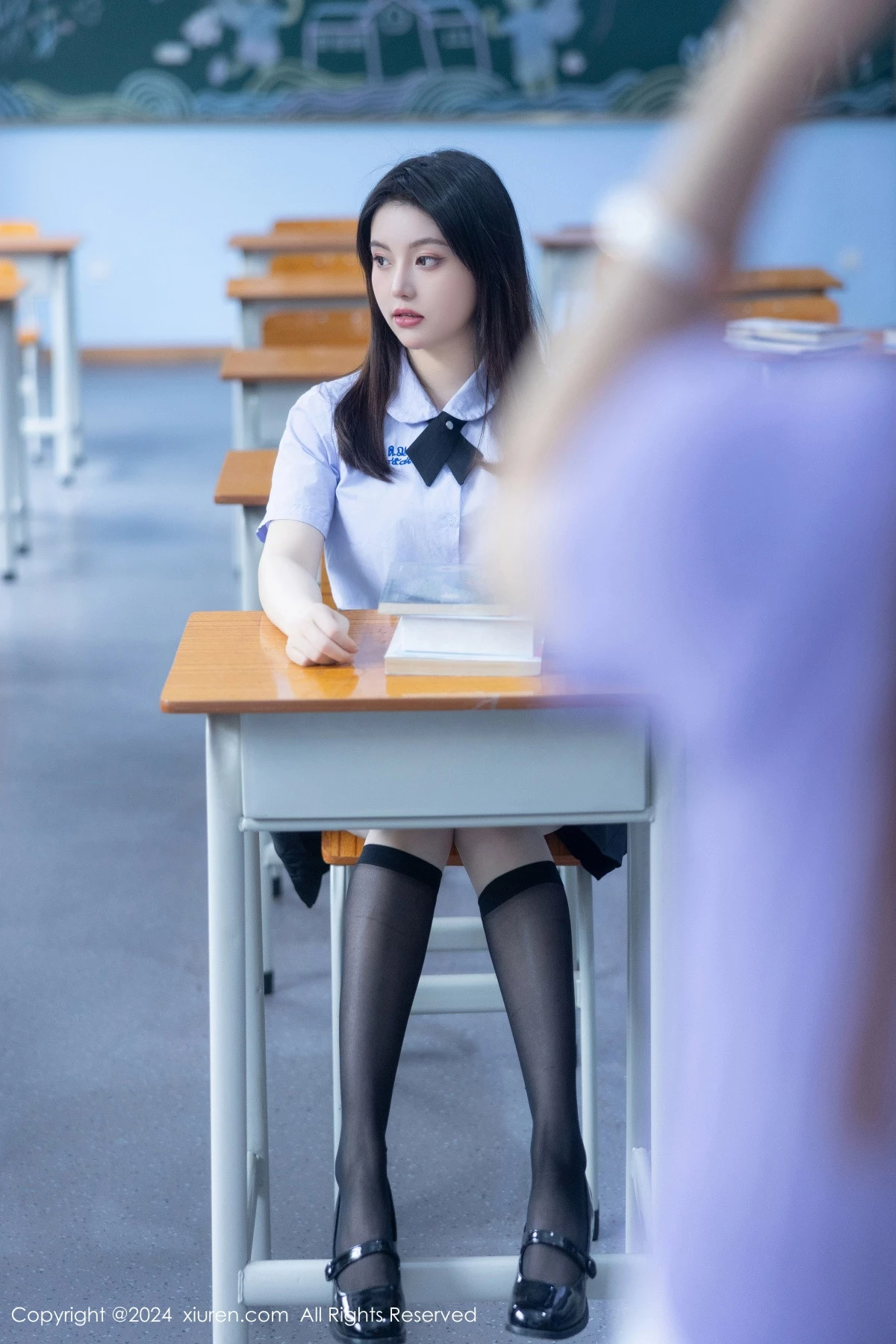 [秀人网] 2024.03.29 No.8319 豆瓣酱 美腿性感  第19张