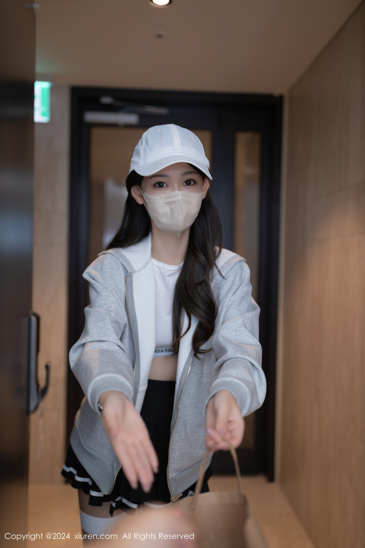 [秀人网] 2024.09.23 No.9196 唐安琪 丝袜美腿  第6张