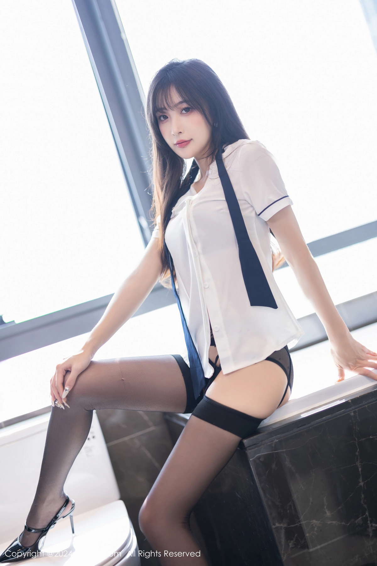[秀人网] 2024.06.19 No.8727 林星阑 黑丝美腿  第23张
