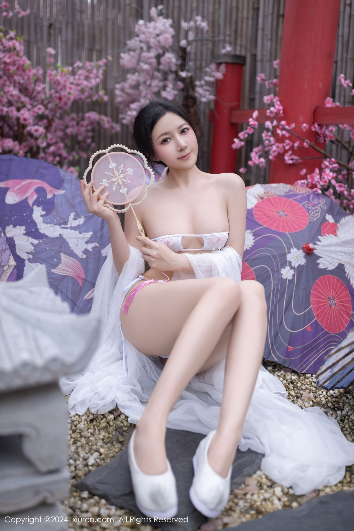 [秀人网] 2024.07.26 No.8927 鱼子酱Fish 美腿性感  第39张
