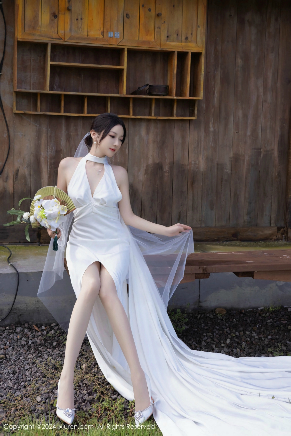 [秀人网] 2024.11.01 No.9387 鱼子酱Fish 丝袜美腿  第27张