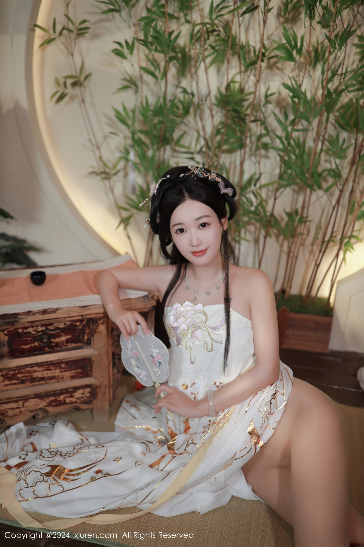 [秀人网] 2024.07.22 No.8898 唐安琪 丝袜美腿  第24张