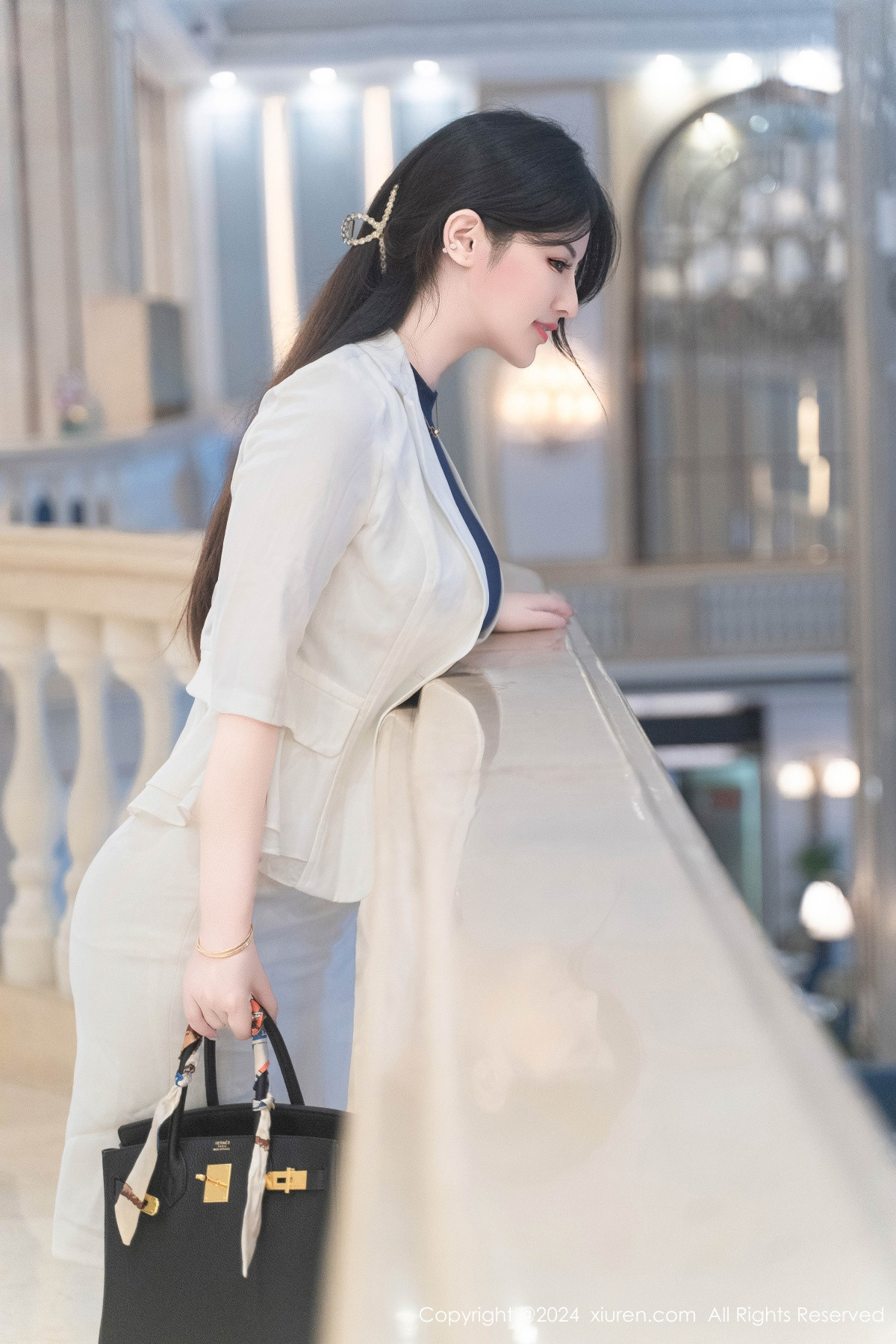 [秀人网] 2024.10.21 No.9319 诗诗kiki 丝袜美臀  第9张