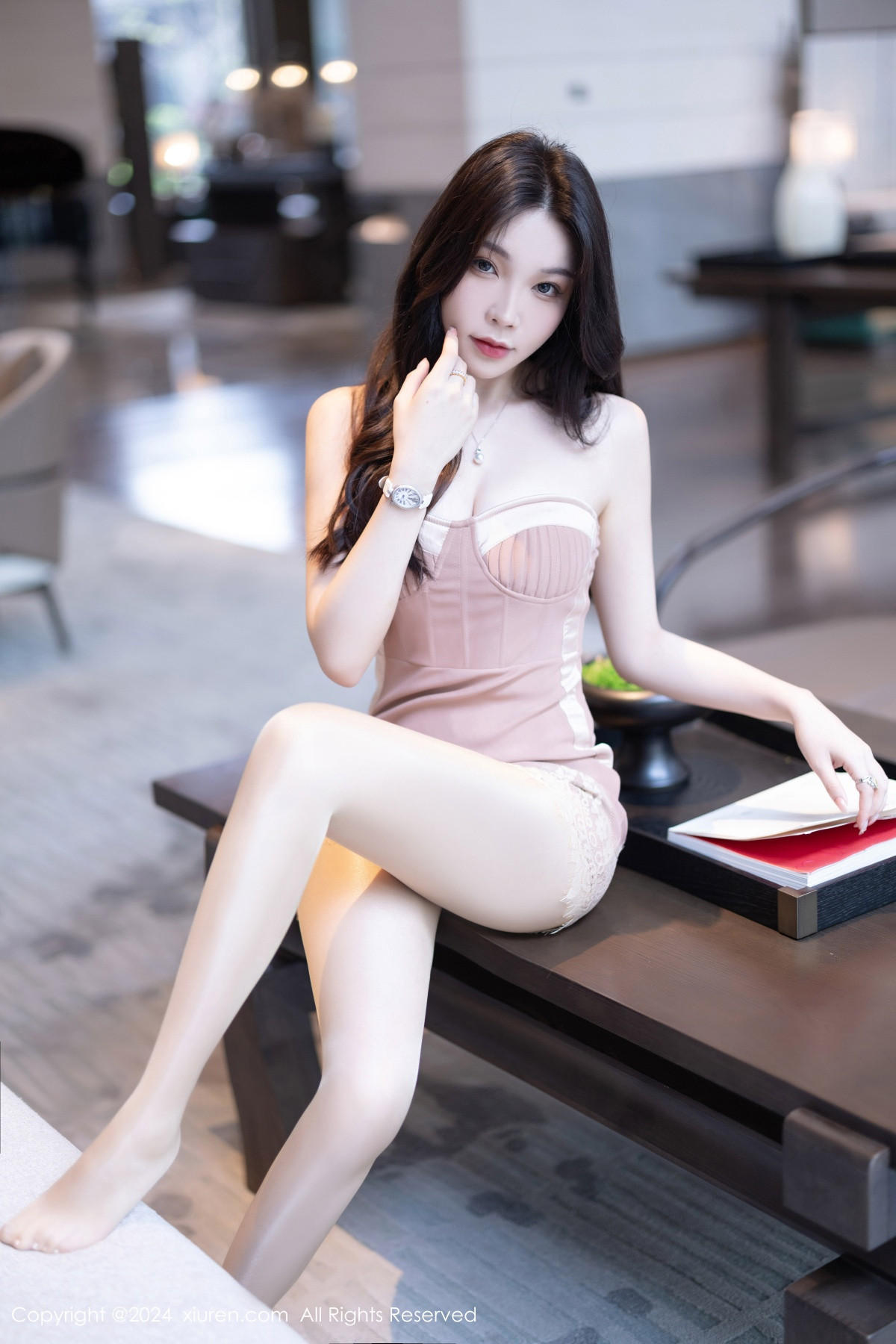 [秀人网] 2024.06.17 No.8713 徐莉芝Booty 黑丝美腿  第9张