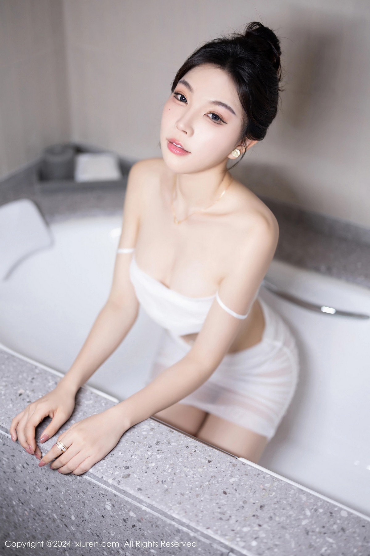 [秀人网] 2024.05.06 No.8491 徐莉芝Booty 丝袜美腿  第69张