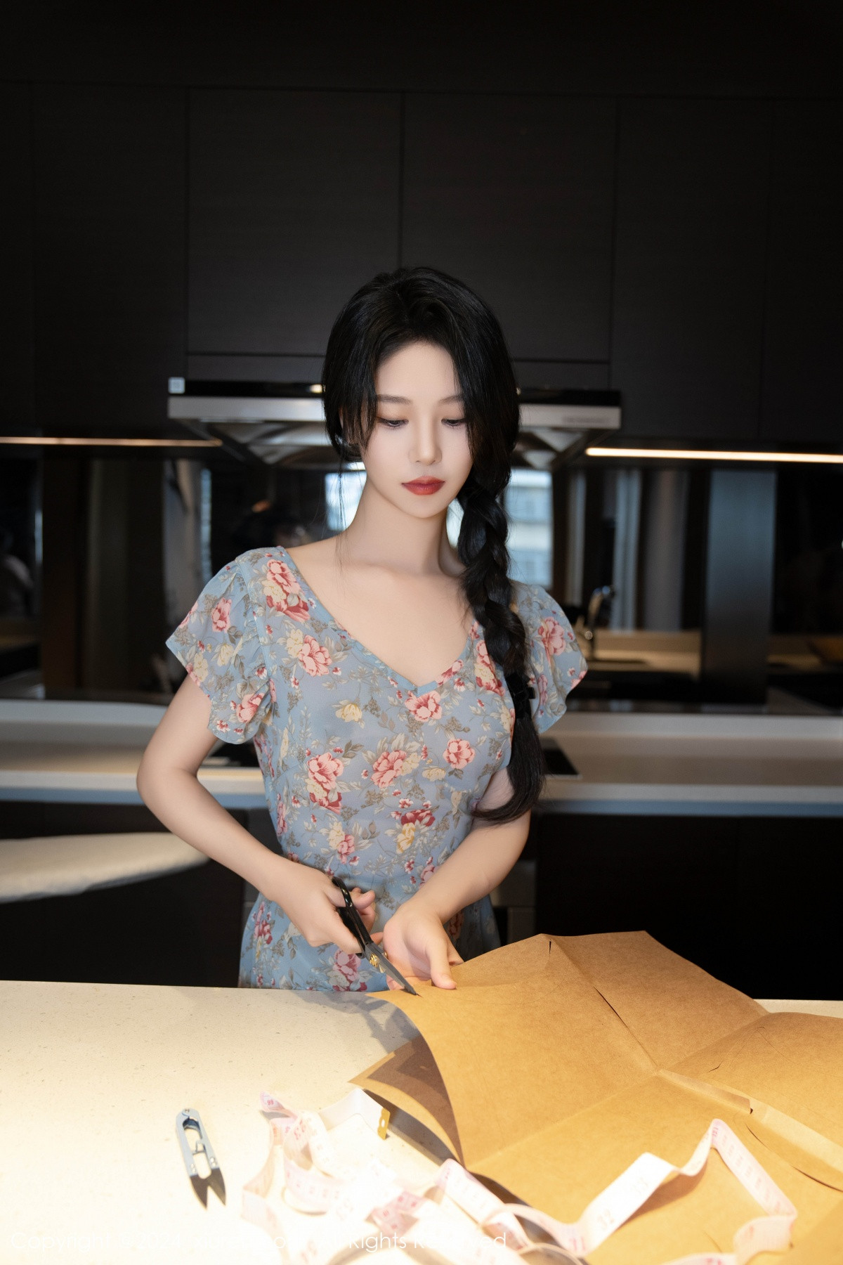[秀人网] 2024.06.14 No.8704 利世 丝袜美腿  第8张