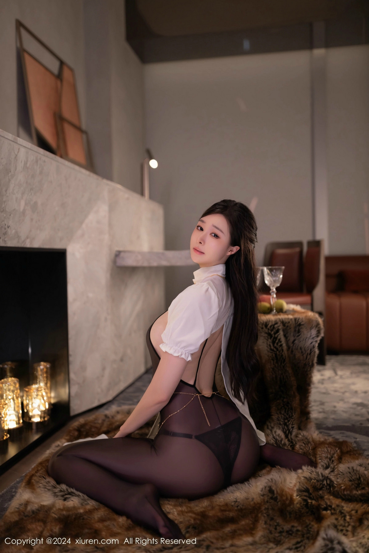 [秀人网] 2024.10.25 No.9350 小逗逗 黑丝美腿  第14张