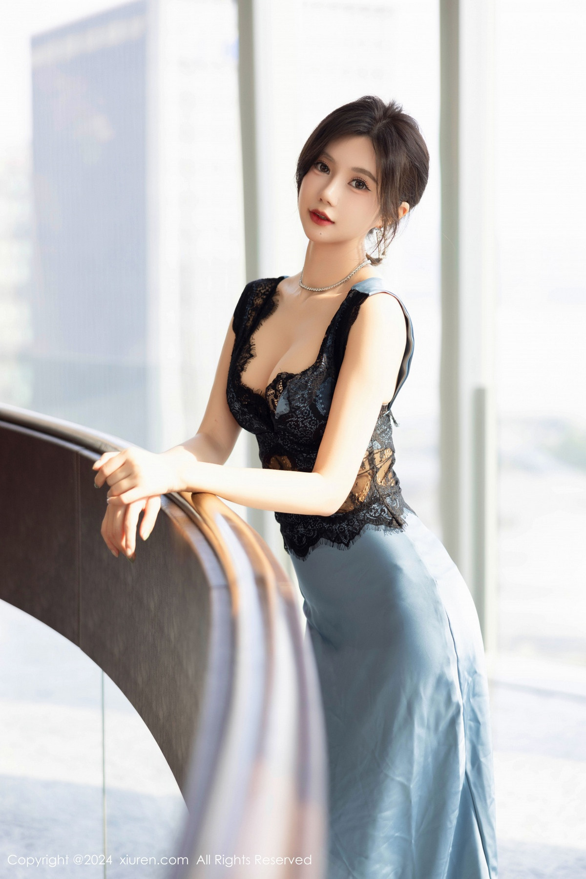 [秀人网] 2024.10.18 No.9310 绮里嘉ula 丝袜美腿  第2张