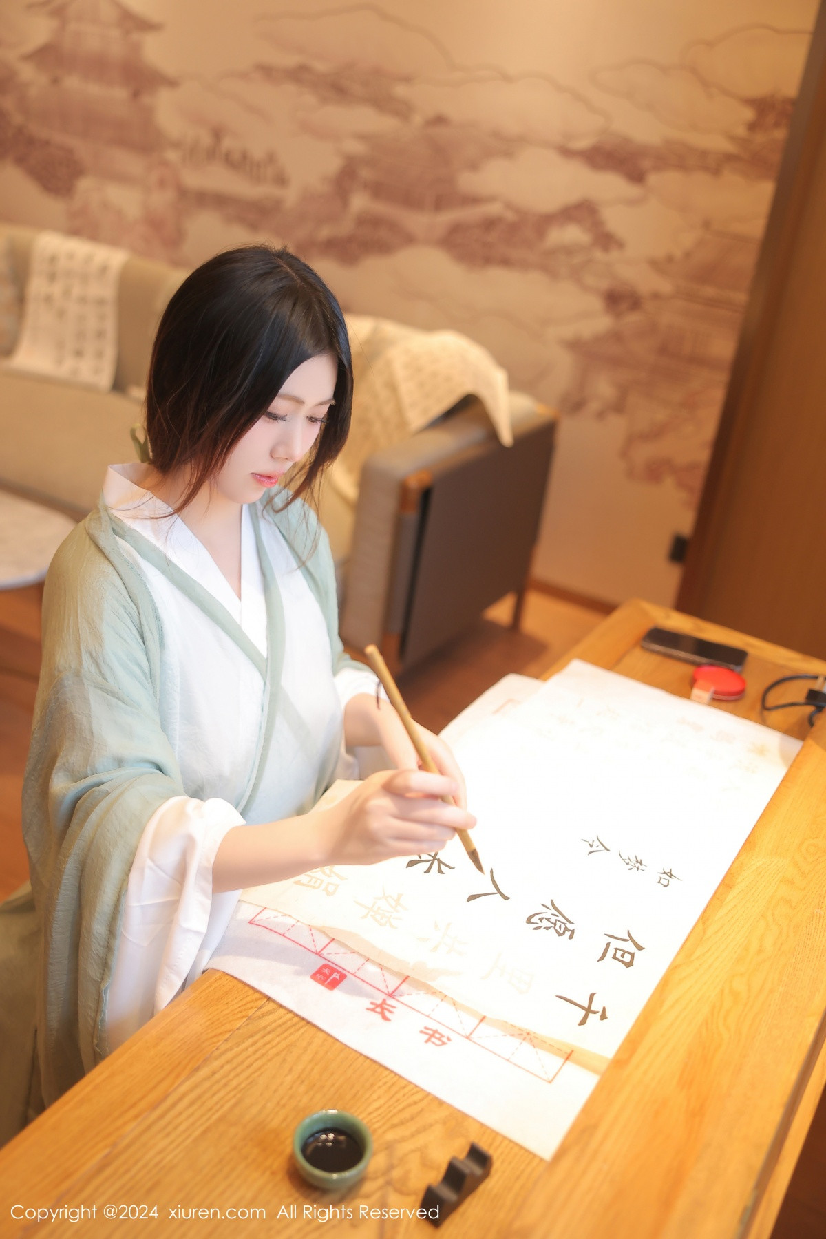 [秀人网] 2024.07.30 No.8937 蛋蛋宝 丝袜美腿  第2张