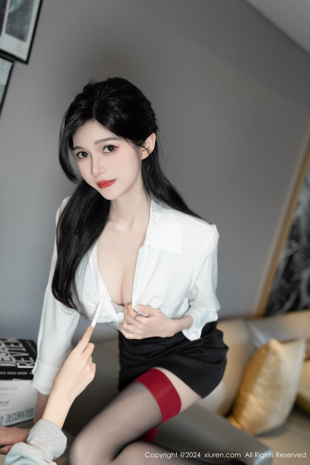 [秀人网] 2024.06.13 No.8697 程程程- 黑丝美腿  第19张