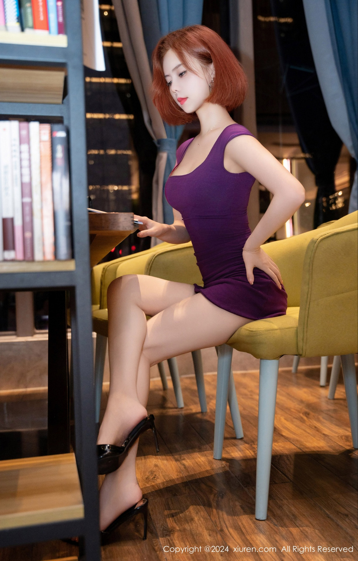 [秀人网] 2024.08.07 No.8978 白芷yy 美腿性感  第17张