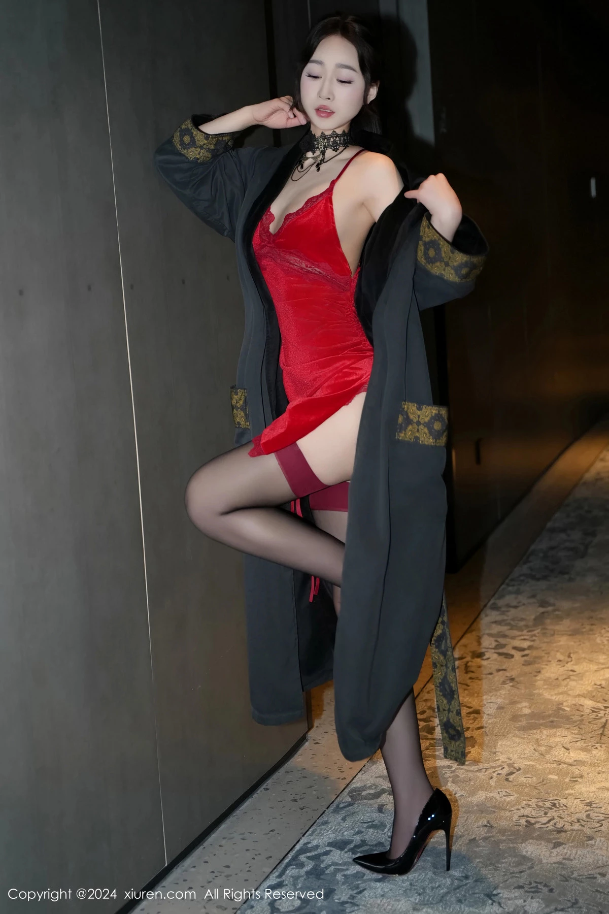 [秀人网] 2024.05.16 No.8547 软糖爱喝奶 黑丝美腿  第20张