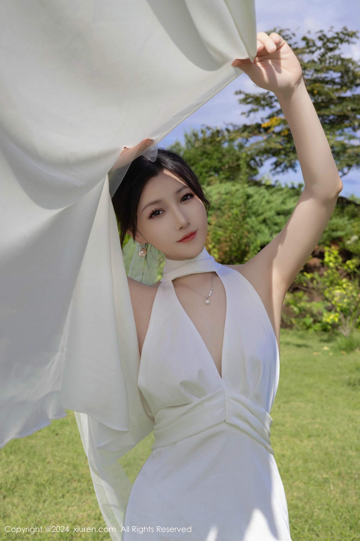 [秀人网] 2024.11.01 No.9387 鱼子酱Fish 丝袜美腿  第15张
