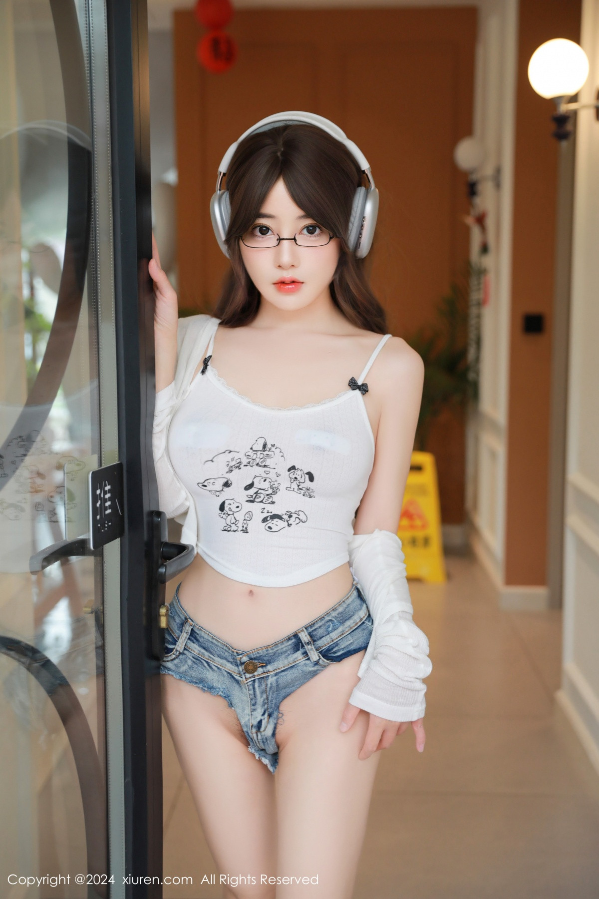 [秀人网] 2024.08.02 No.8964 桃妖夭 眼镜美少女  第7张