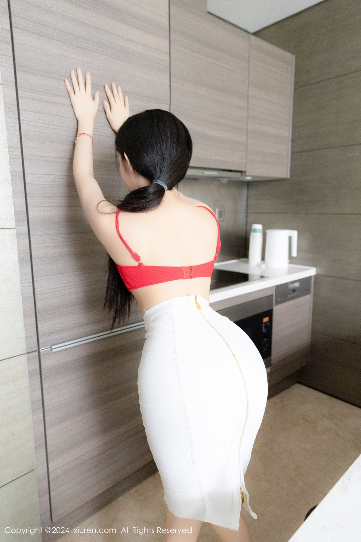 [秀人网] 2024.07.03 No.8794 龙雪儿 丝袜美腿  第10张