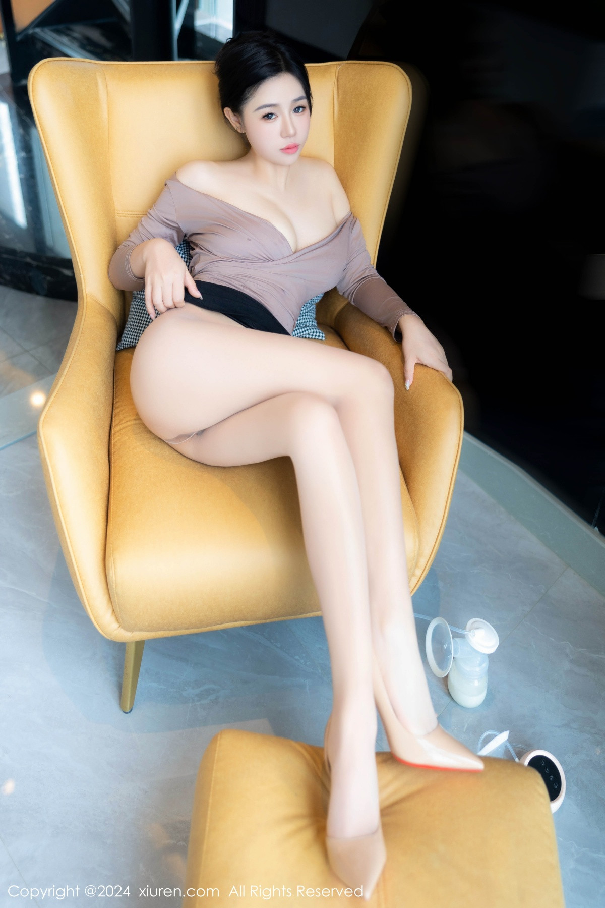 [秀人网] 2024.07.03 No.8798 金小依 短裙美腿  第52张