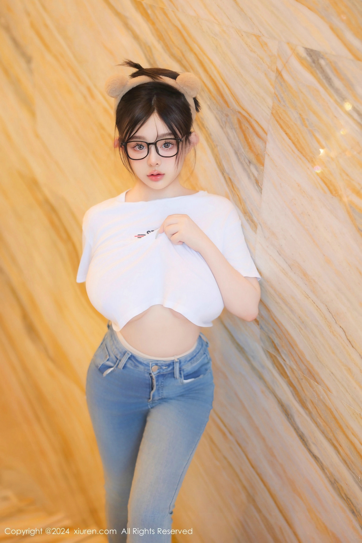 [秀人网] 2024.07.05 No.8809 娜娜子yy 翘臀美腿  第4张