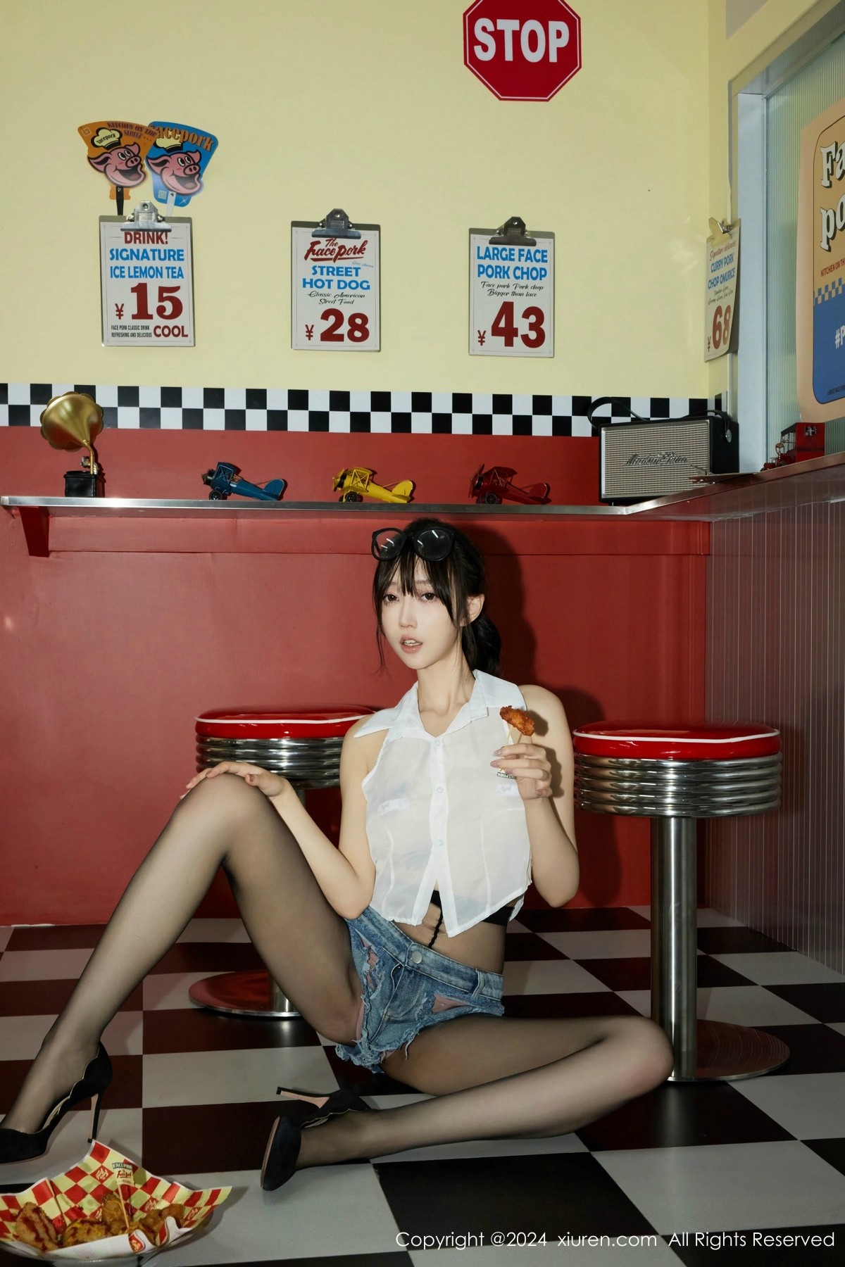 [秀人网] 2024.07.05 No.8811 玥儿玥er 黑丝美腿  第46张