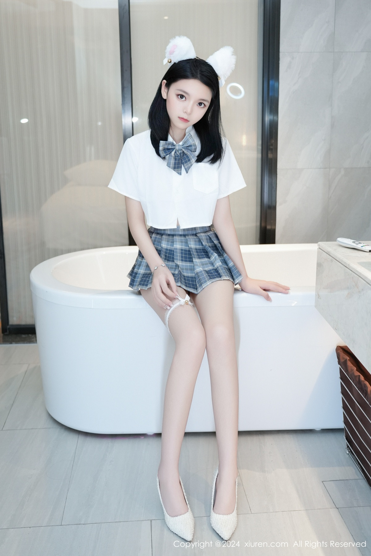 [秀人网] 2024.06.18 No.8715 唐心心 丝袜美腿  第14张