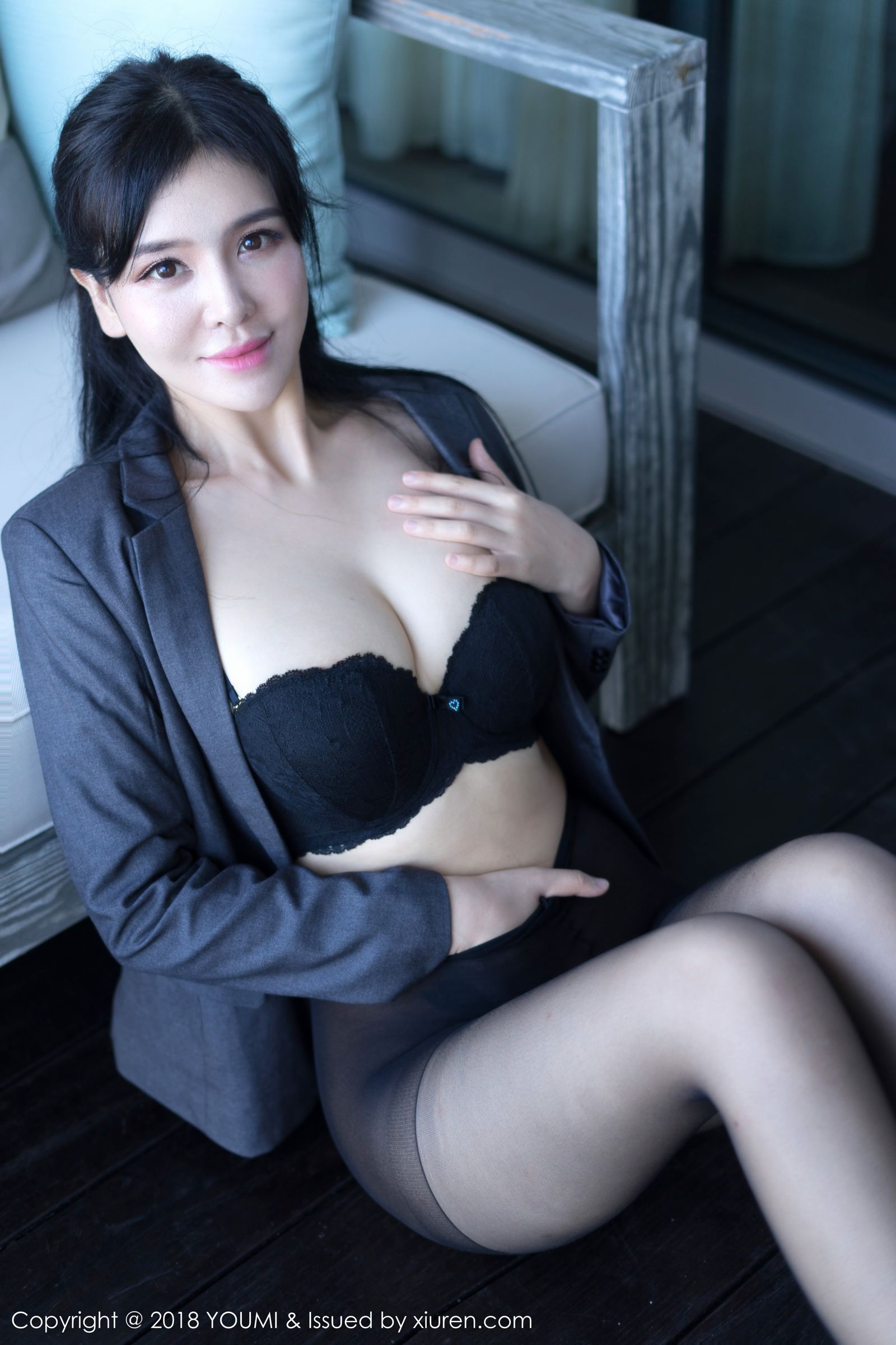 魅惑女神刘钰儿 白衬衫黑丝女秘书  第24张
