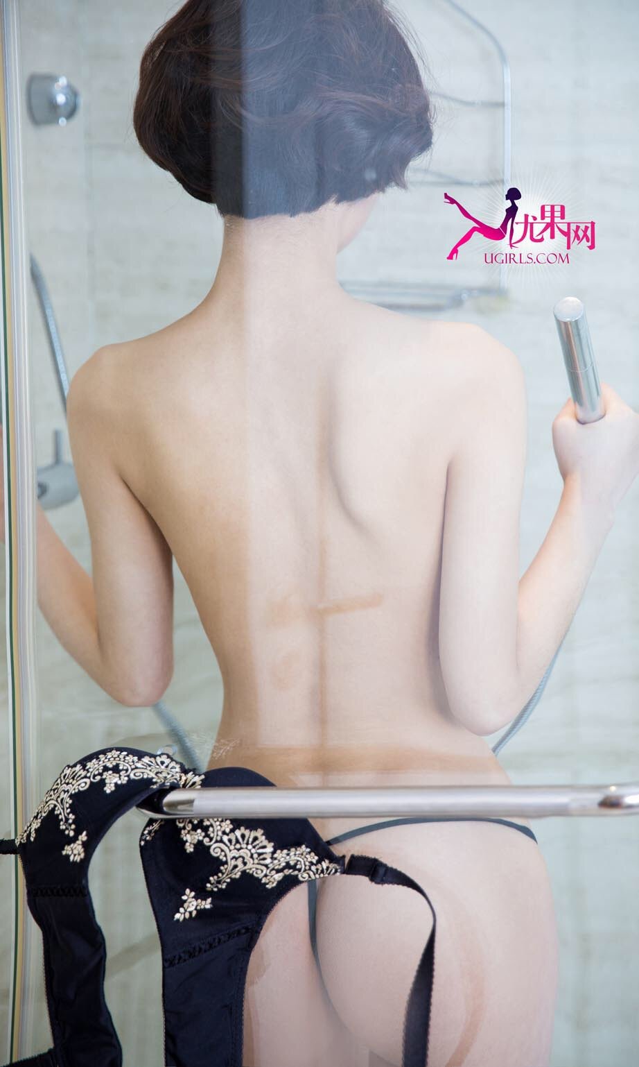 文静 [爱尤物]高清写真图VOL.327 爱上女警花  第32张