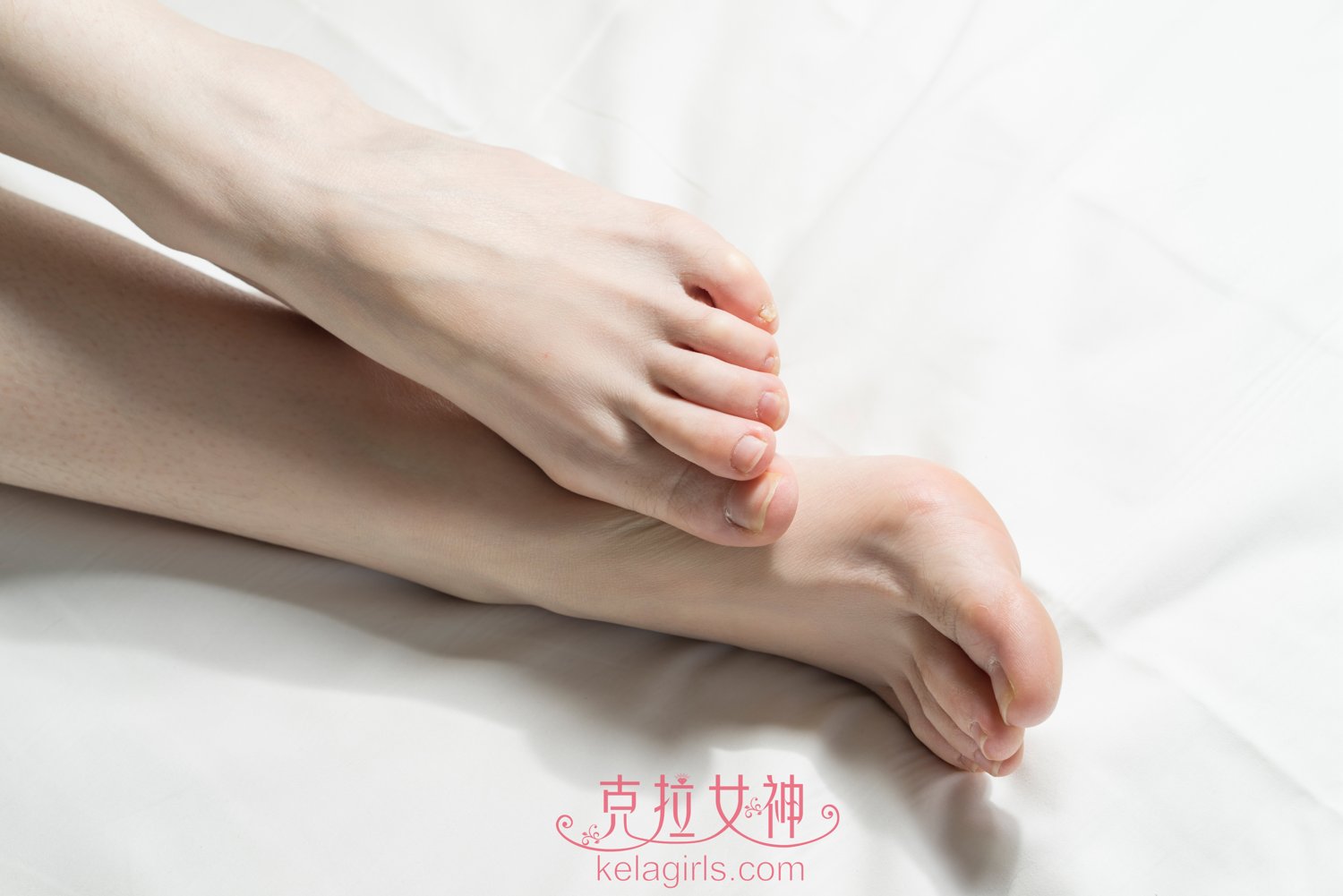 玉足女神嫚予 《履上足如霜》高清美图  第11张