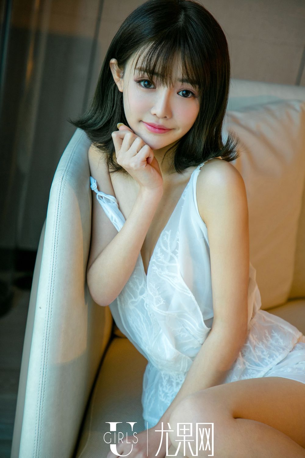 小仙女Tina暖暖来袭 白色毛线帽萌到缺氧  第2张