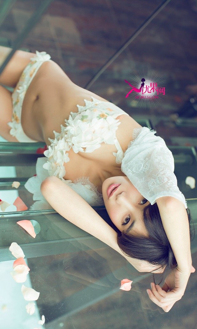 张梓瑗 [爱尤物]高清写真图小清新的性感  第16张