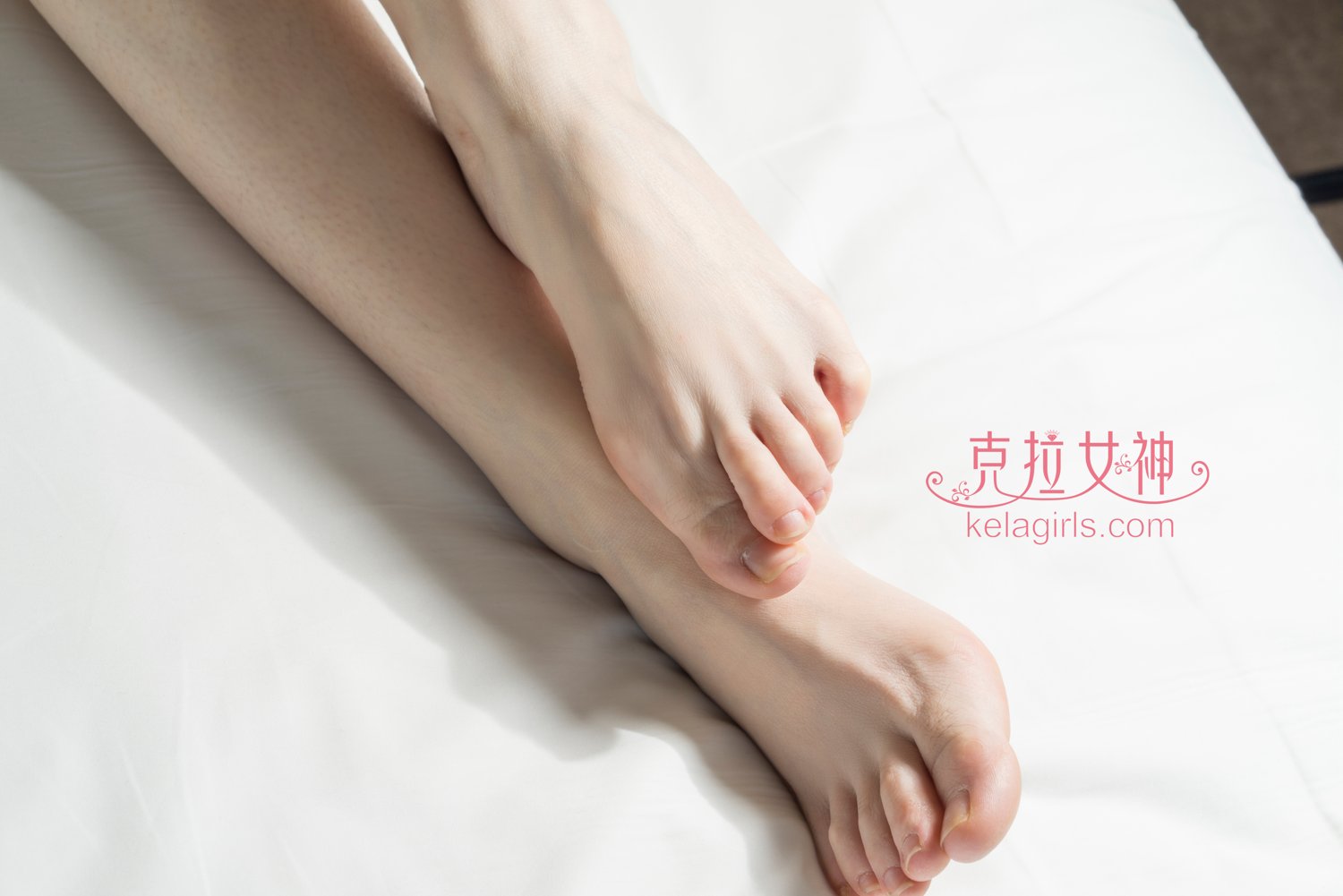 玉足女神嫚予 《履上足如霜》高清美图  第13张