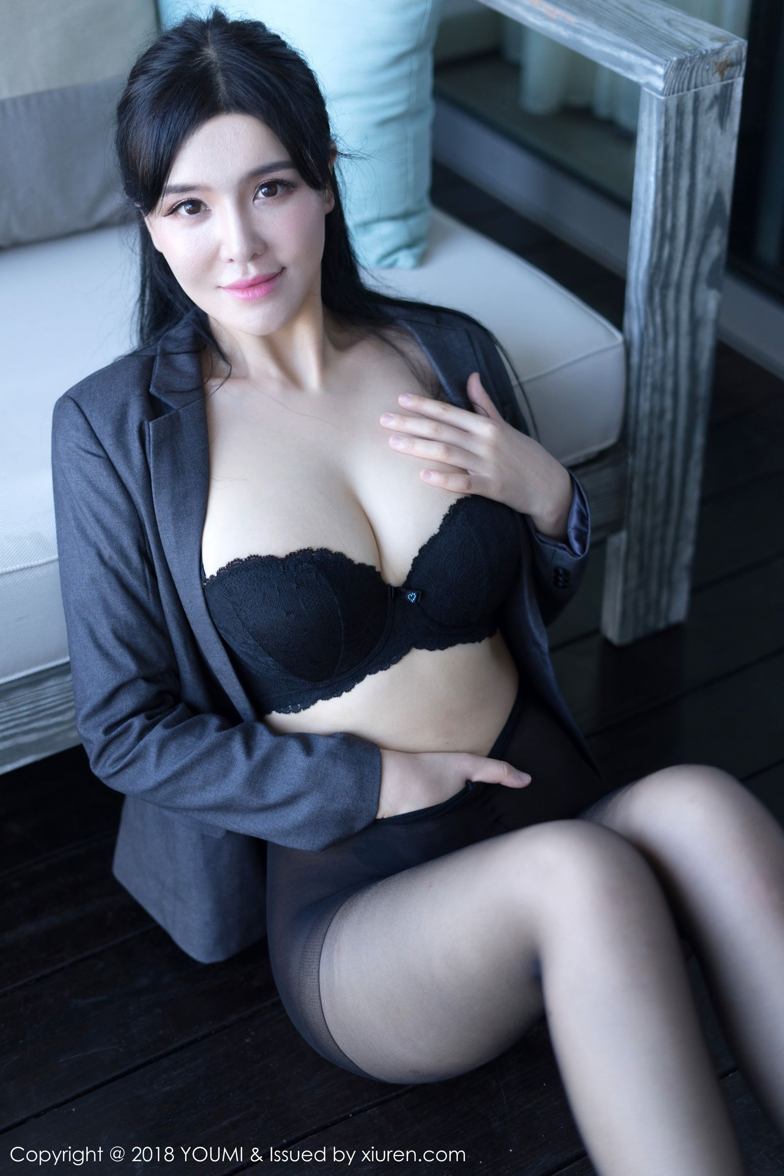 魅惑女神刘钰儿 白衬衫黑丝女秘书  第25张