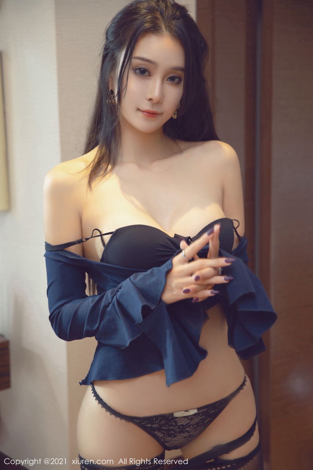 热辣妹子蓝夏 魅惑多姿的服饰  第39张