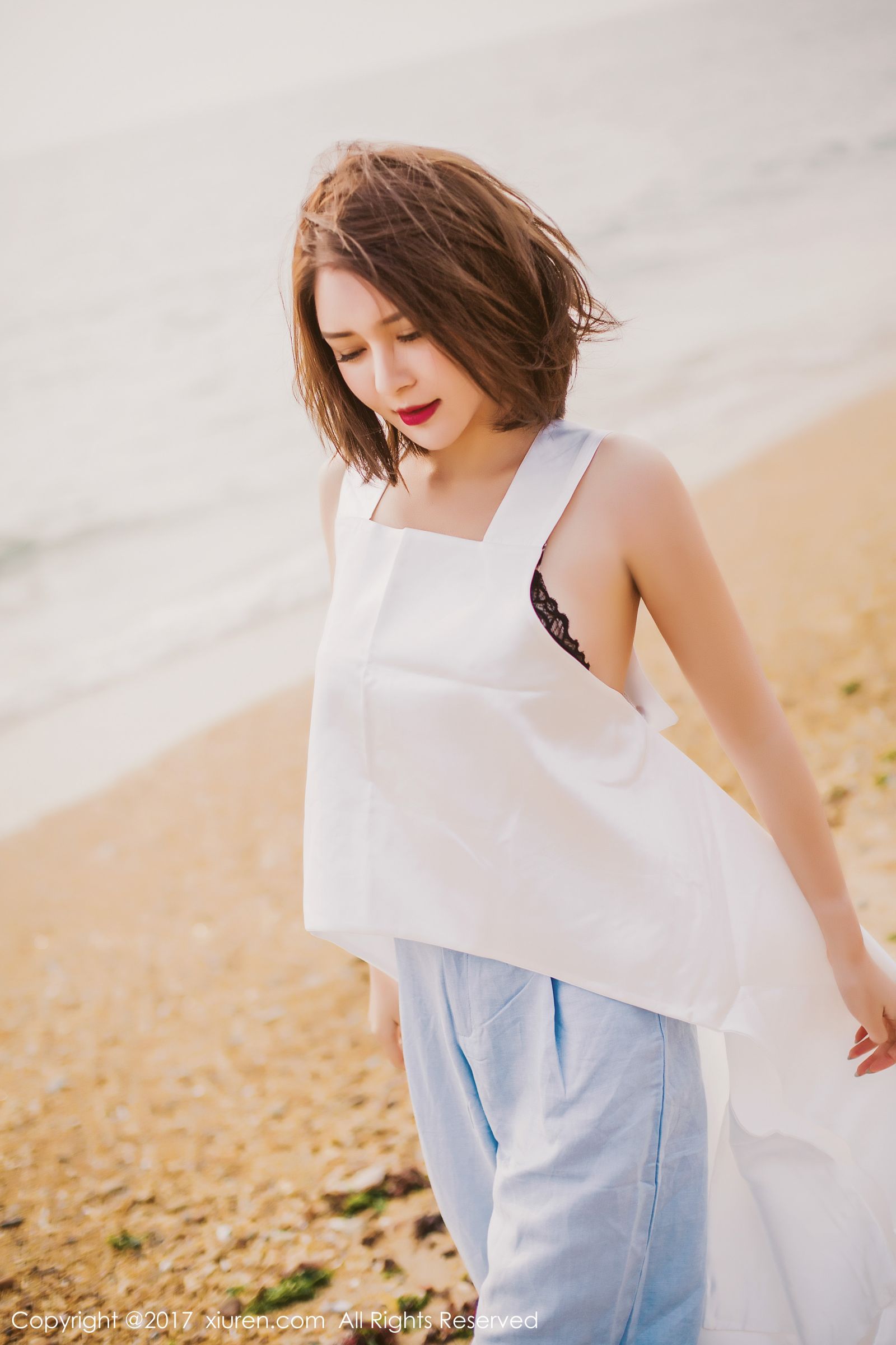 女神廿十妩媚出击 白色如花黑色典雅  第17张