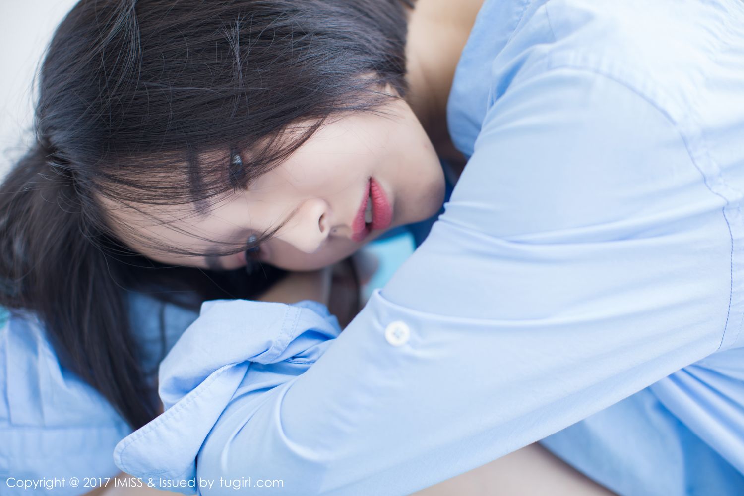 模特Livia如仙女下凡 水润清新诗情画意  第29张