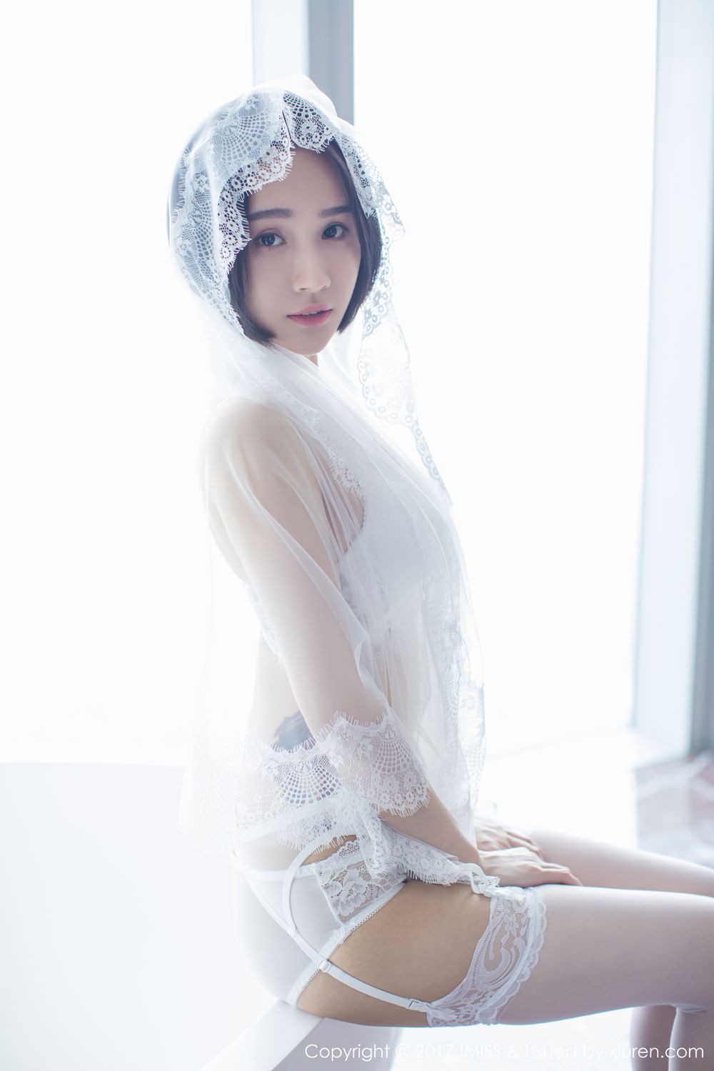 模特Livia如仙女下凡 水润清新诗情画意  第48张