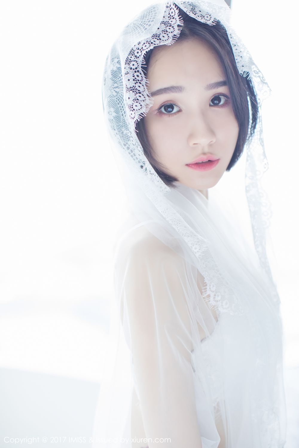 模特Livia如仙女下凡 水润清新诗情画意  第49张