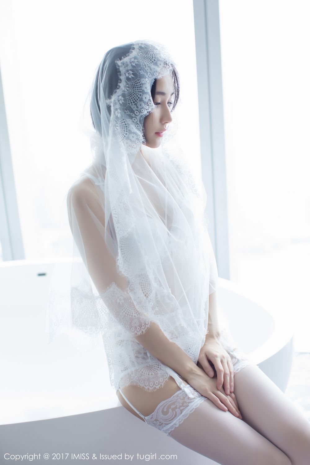 模特Livia如仙女下凡 水润清新诗情画意  第46张