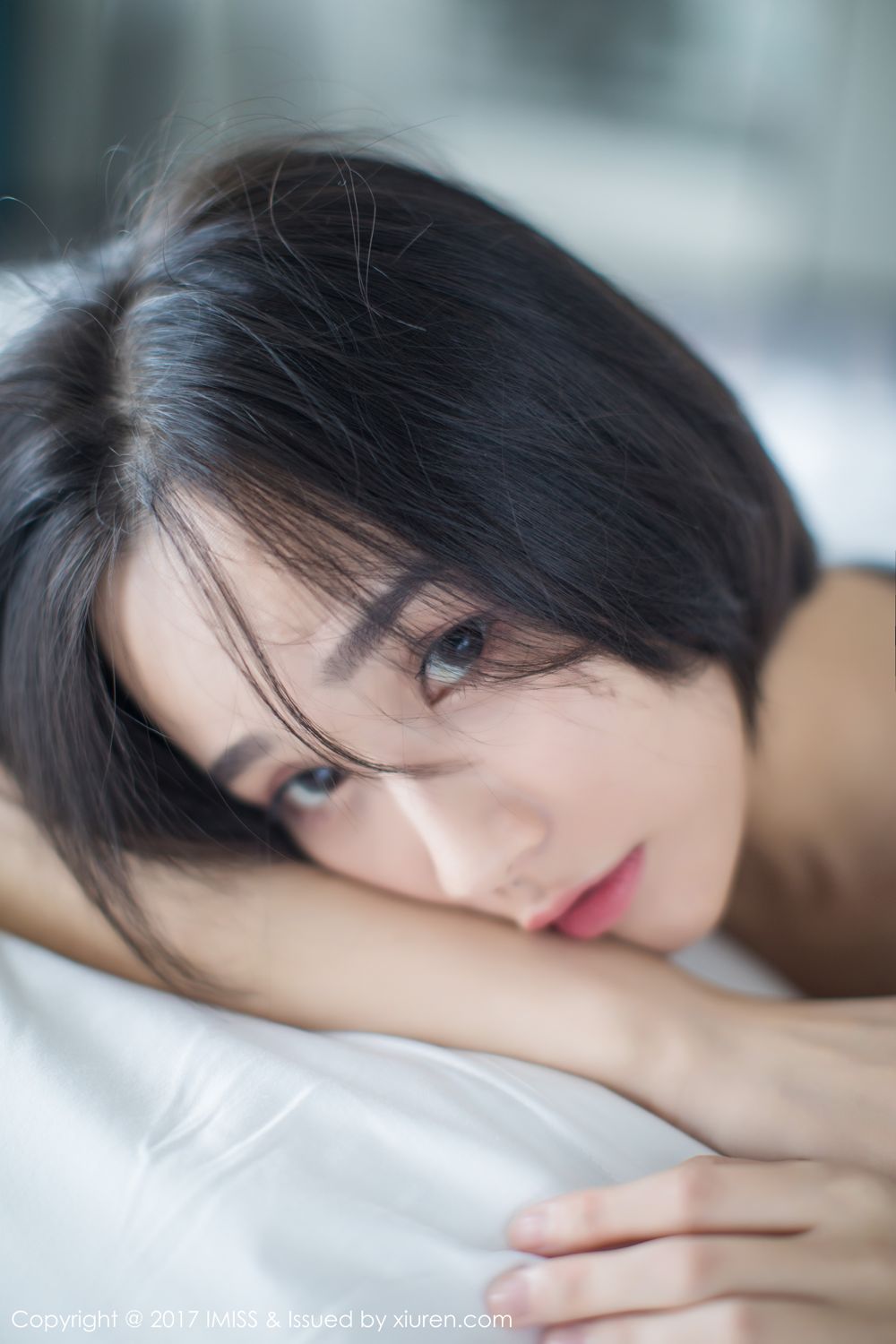 模特Livia如仙女下凡 水润清新诗情画意  第7张