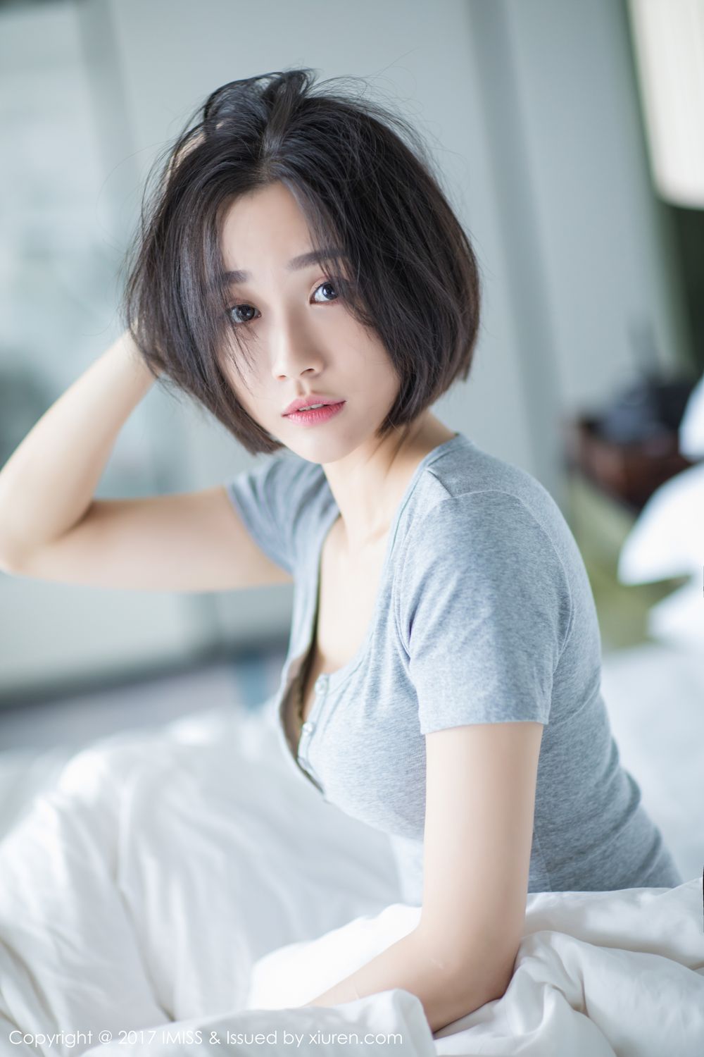 模特Livia如仙女下凡 水润清新诗情画意  第6张