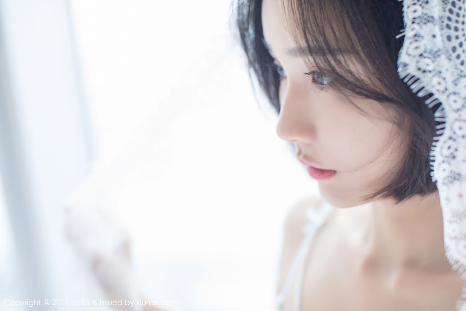模特Livia如仙女下凡 水润清新诗情画意  第35张