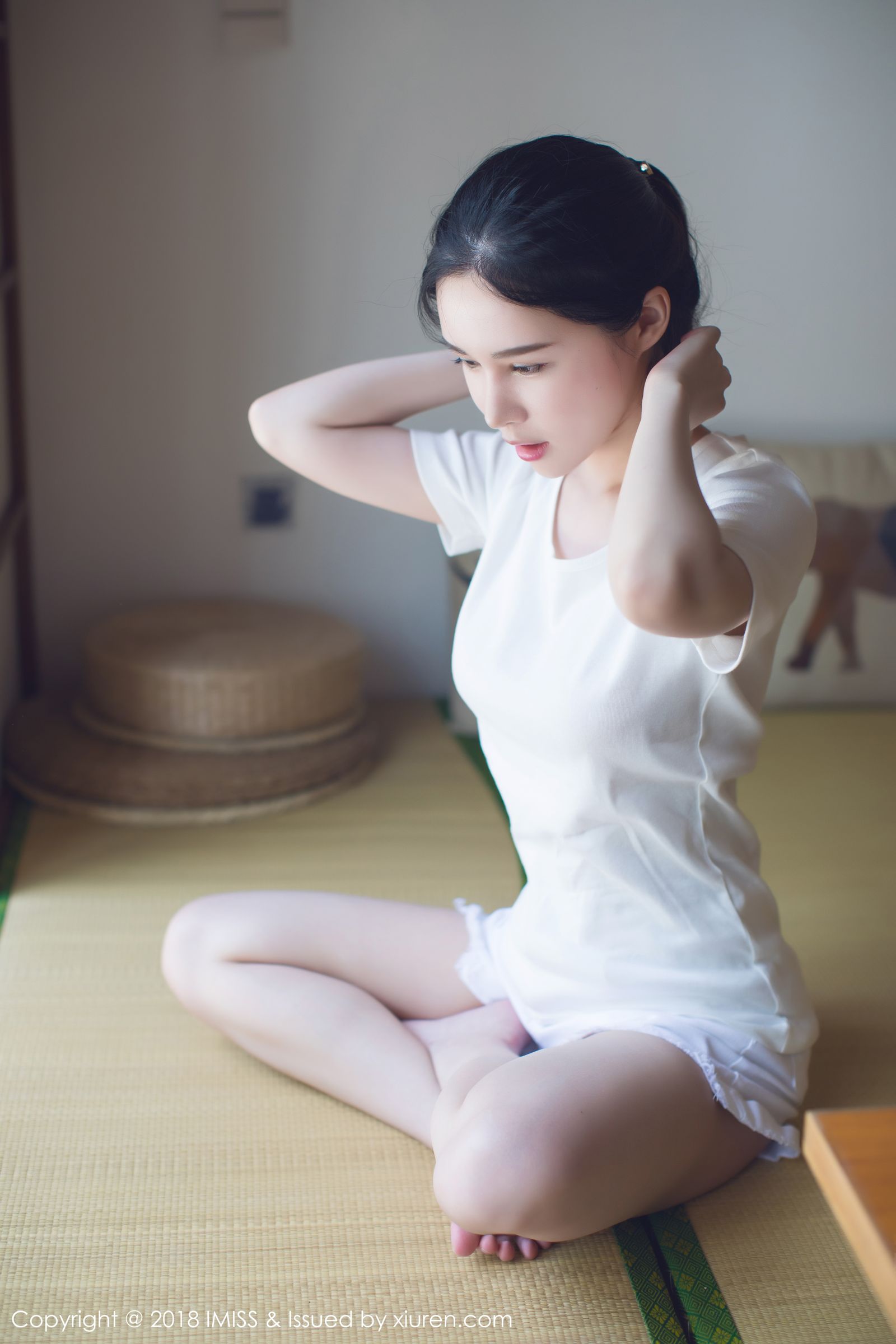 新人模特艾米Amy 白色吊带与睡衣  第2张