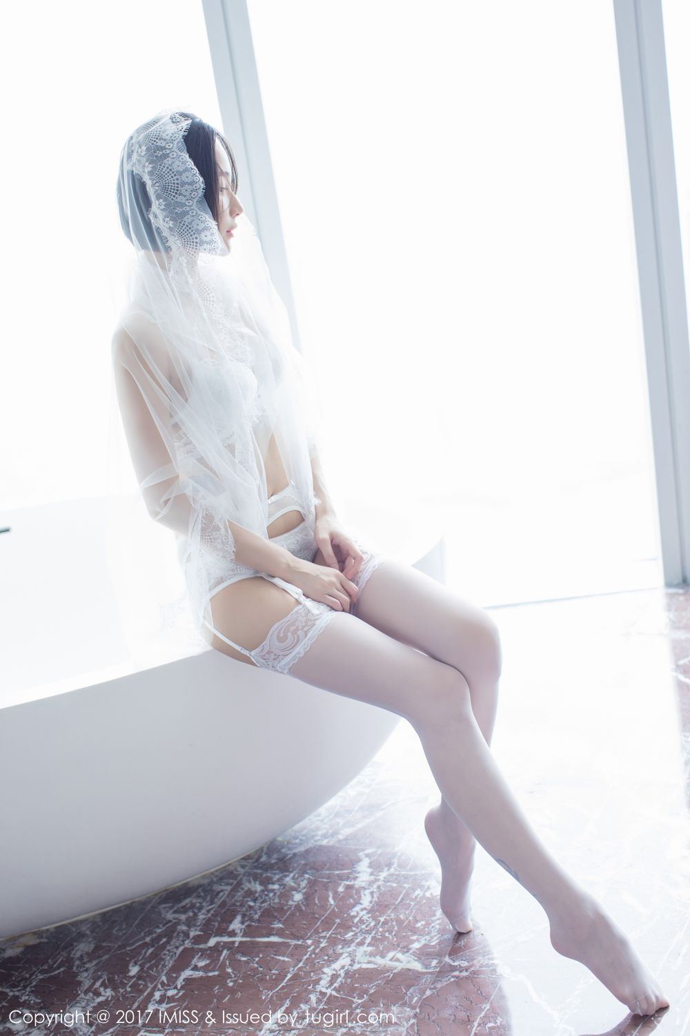 模特Livia如仙女下凡 水润清新诗情画意  第45张