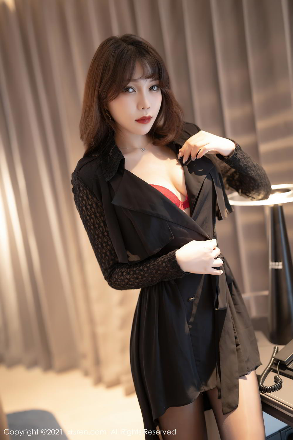 时尚女神芝芝Booty 魅惑多姿的服饰  第2张