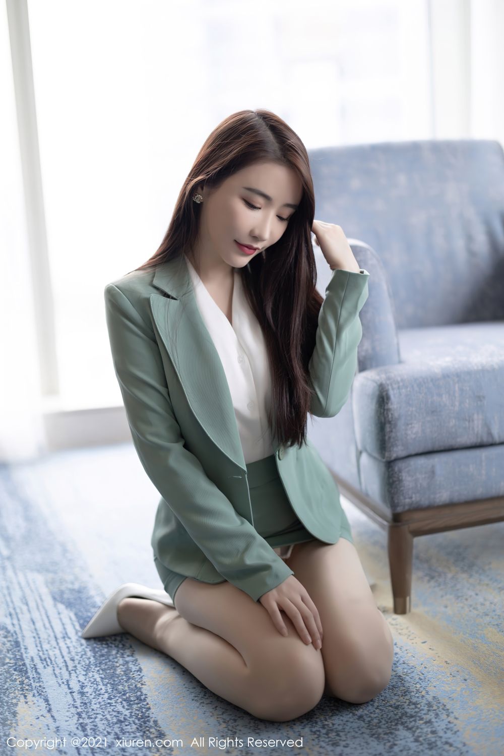 宅男女神绯月樱 浅绿色的职业装  第23张