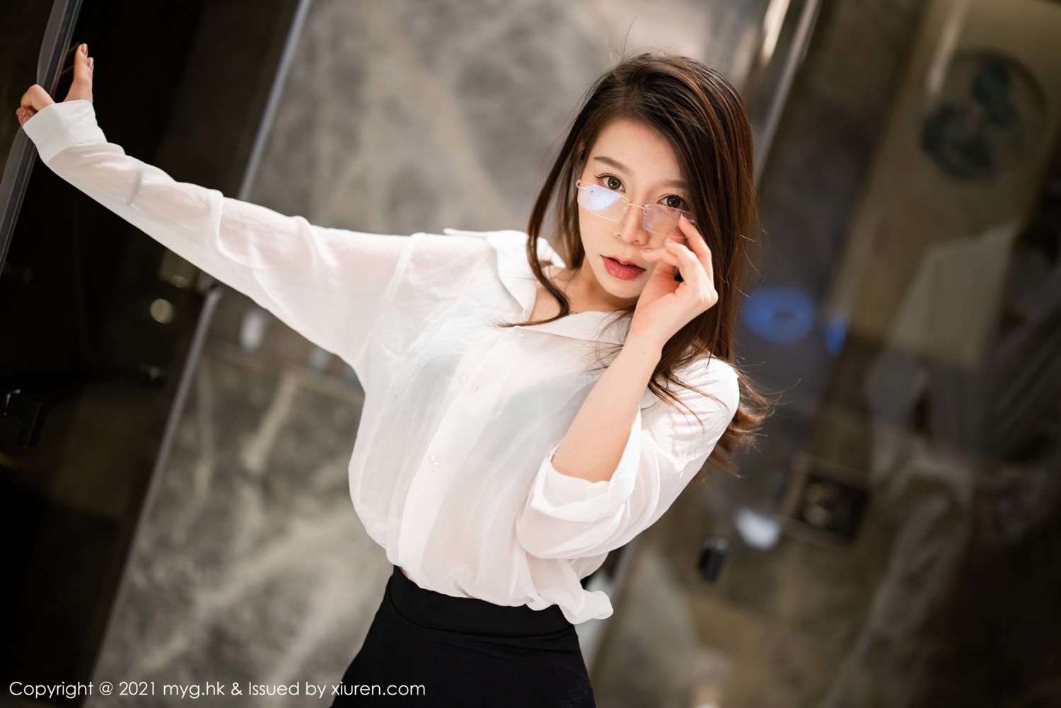 嘉宝贝儿杭州旅拍 白衬衫黑短裙制服  第11张