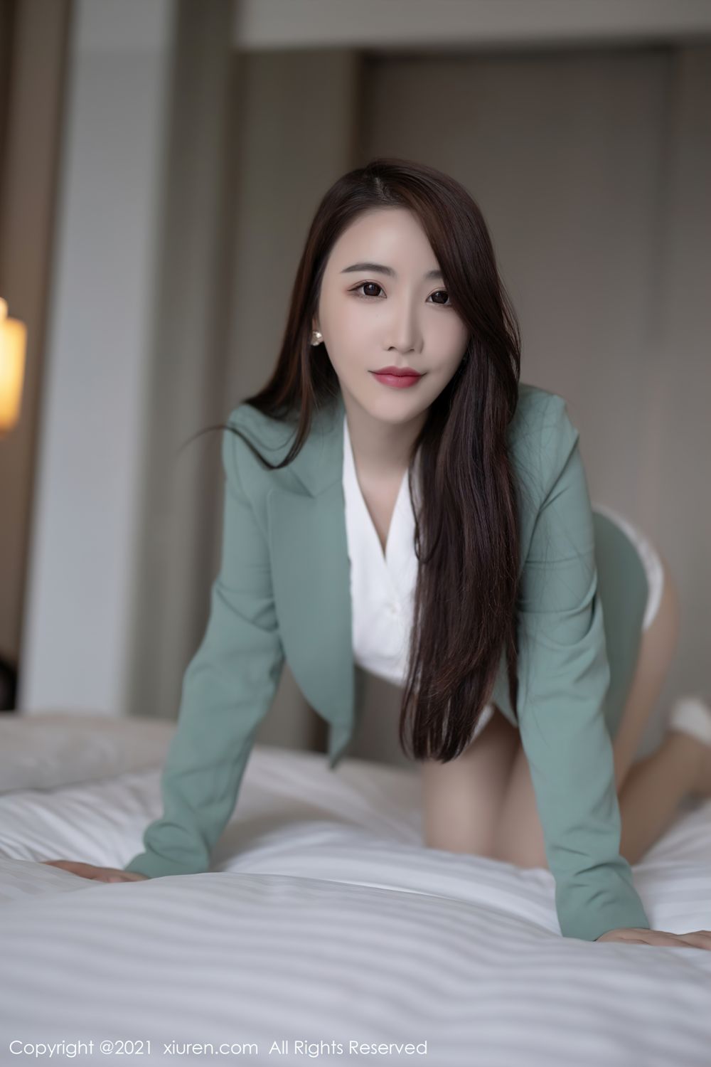 宅男女神绯月樱 浅绿色的职业装  第39张