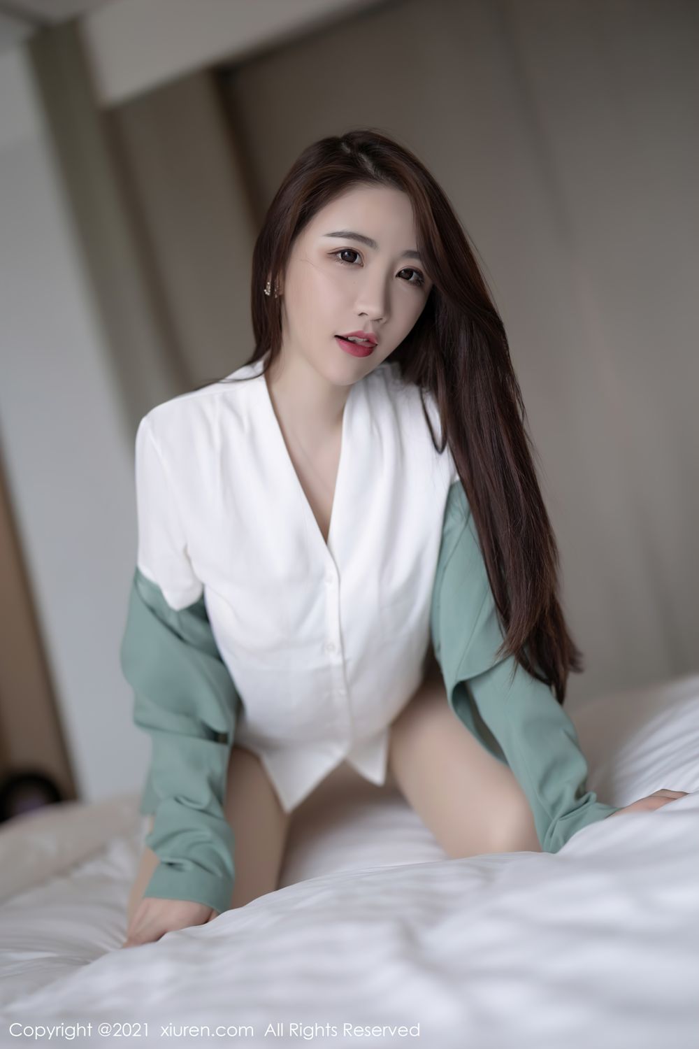宅男女神绯月樱 浅绿色的职业装  第46张