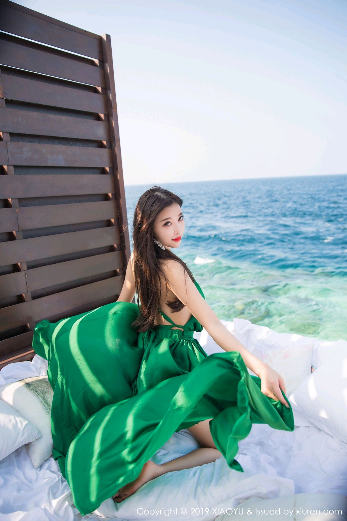 曼妙女生杨晨晨 碧绿长裙黄色泳装  第7张
